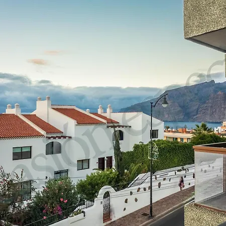 Panoramic Ocean Views Apartament *